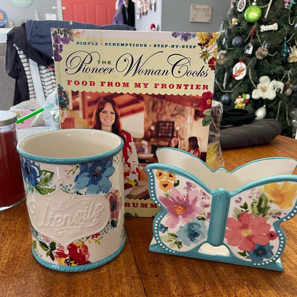 Pioneer woman set